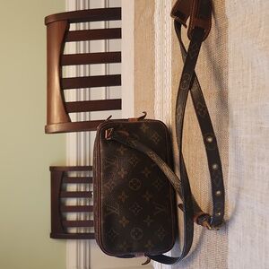 Louis Vuitton Marley Bandouliere Crossbody bag🤎PRICE FIRM